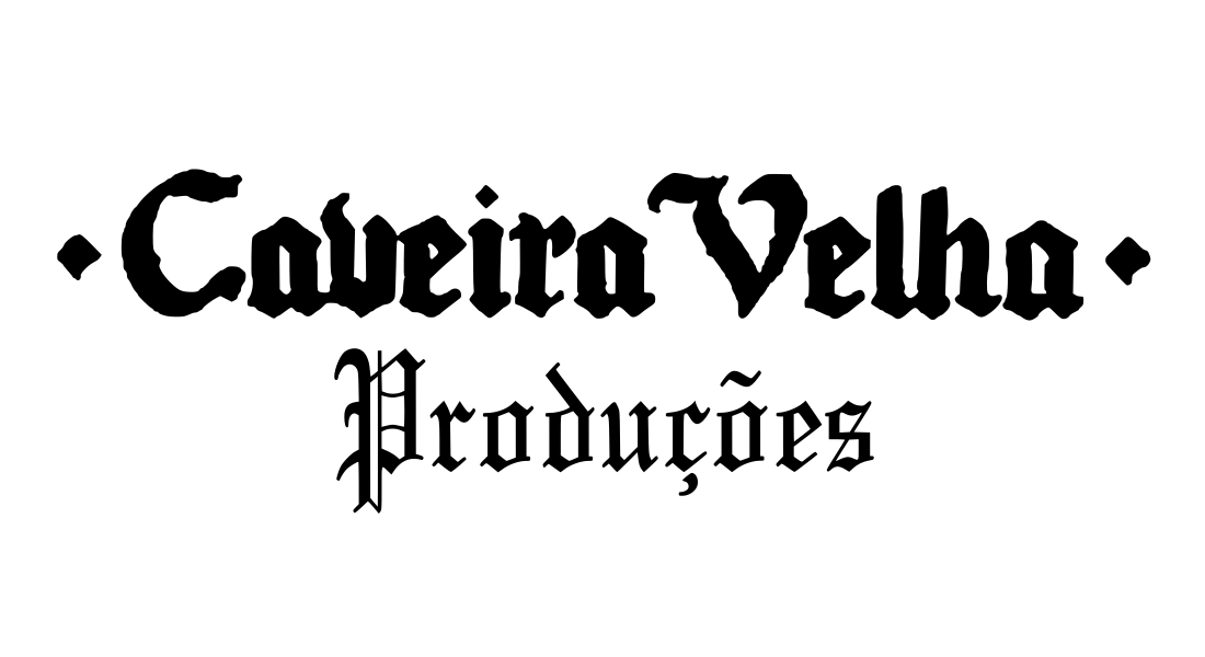 logotipo caveira velha uma caveira de moicano
